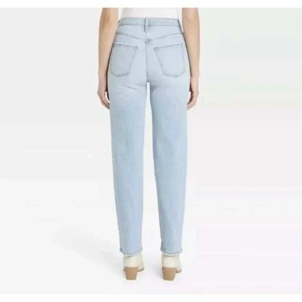 Women's Vintage Light Wash‎ Straight Jeans 2 – Universal Thread High-Rise